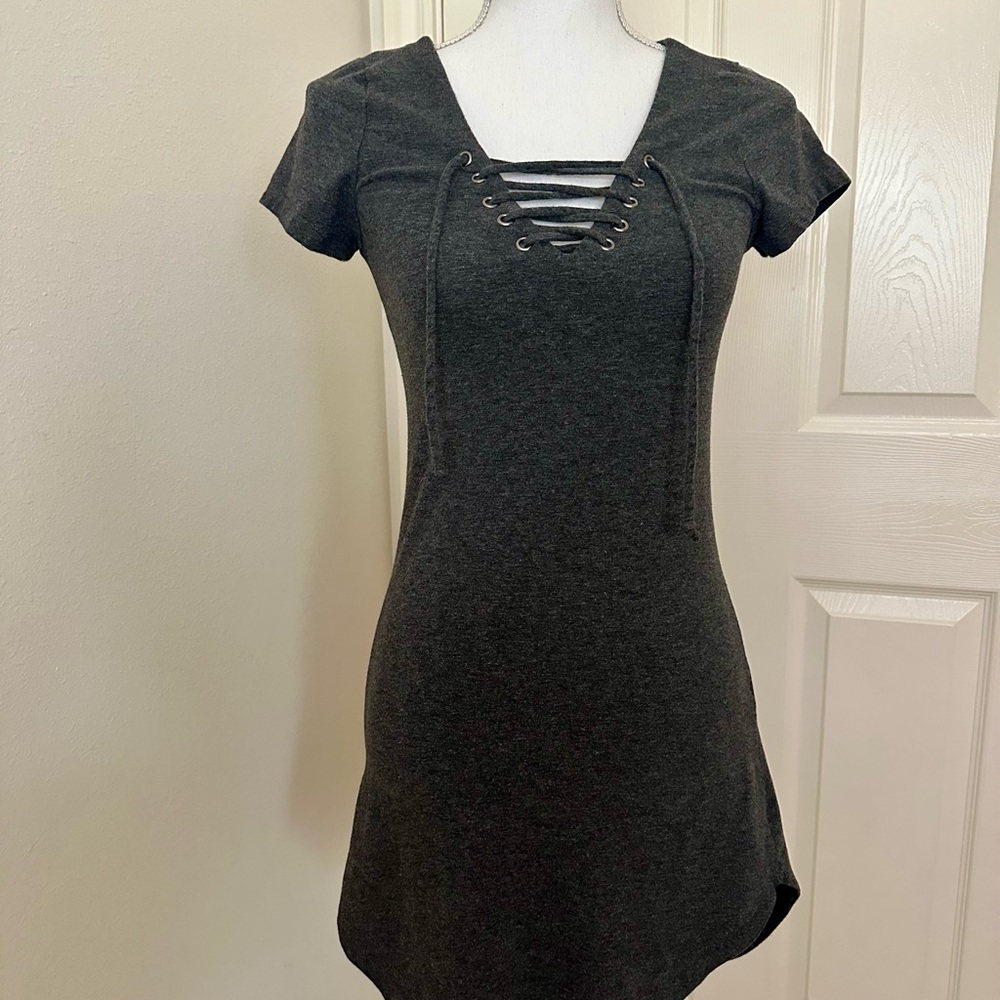 Heart & Hips Gray Cap Sleeve V-Neck Mini Dress